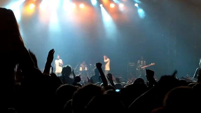 Wakestock 2012 - Rizzle Kicks / Mama do the hump смотреть онлайн