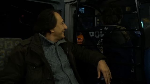 Ultra Ali Lalesi Rıza Baba'nın Arabasını Durdurursa 232. Bölüm смотреть онлайн