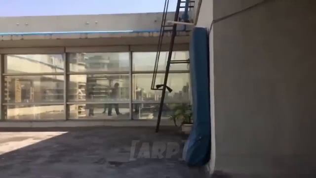 Tiger Shroff's AMAZING Non Stop Flying Stunt Video смотреть онлайн