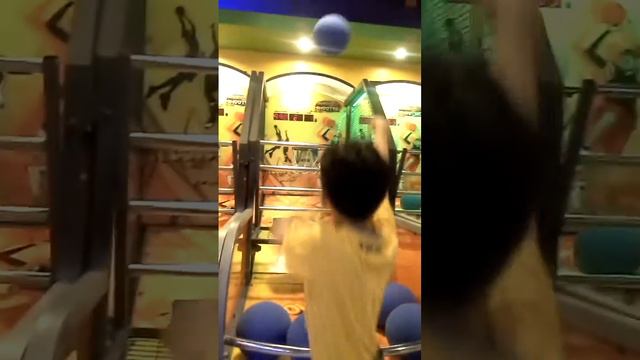 Sharp Shooter Basketball Arcade @ Tom's World смотреть онлайн