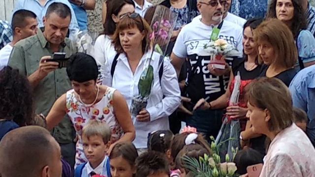 Първият учебен ден в ОУ "Бачо Киро" и ОУ "Димитър Благоев", 16 09 2019 смотреть онлайн