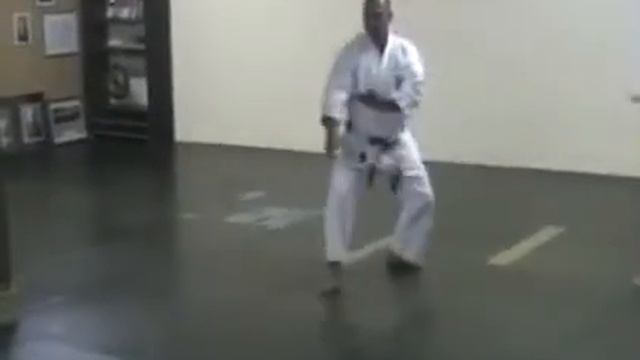 018 Shito Ryu - Itosu no Passai смотреть онлайн