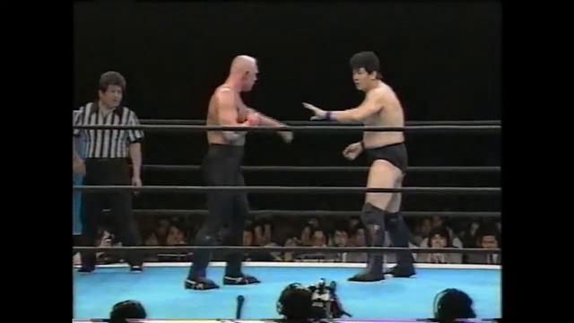 Akira Maeda vs Dick Vrij (RINGS 5-11-91) смотреть онлайн