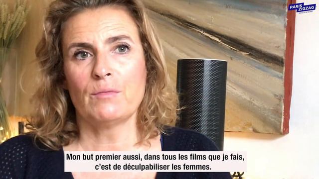 Interview de Lisa Azuelos, la réalisatrice des films "LOL" et "Mon Bébé" смотреть онлайн