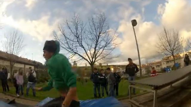 MARIUS è NICCOLò esibizione parkour 2012 смотреть онлайн