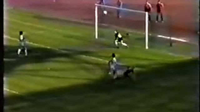 Bayern vs Duisburg (1980-81) смотреть онлайн