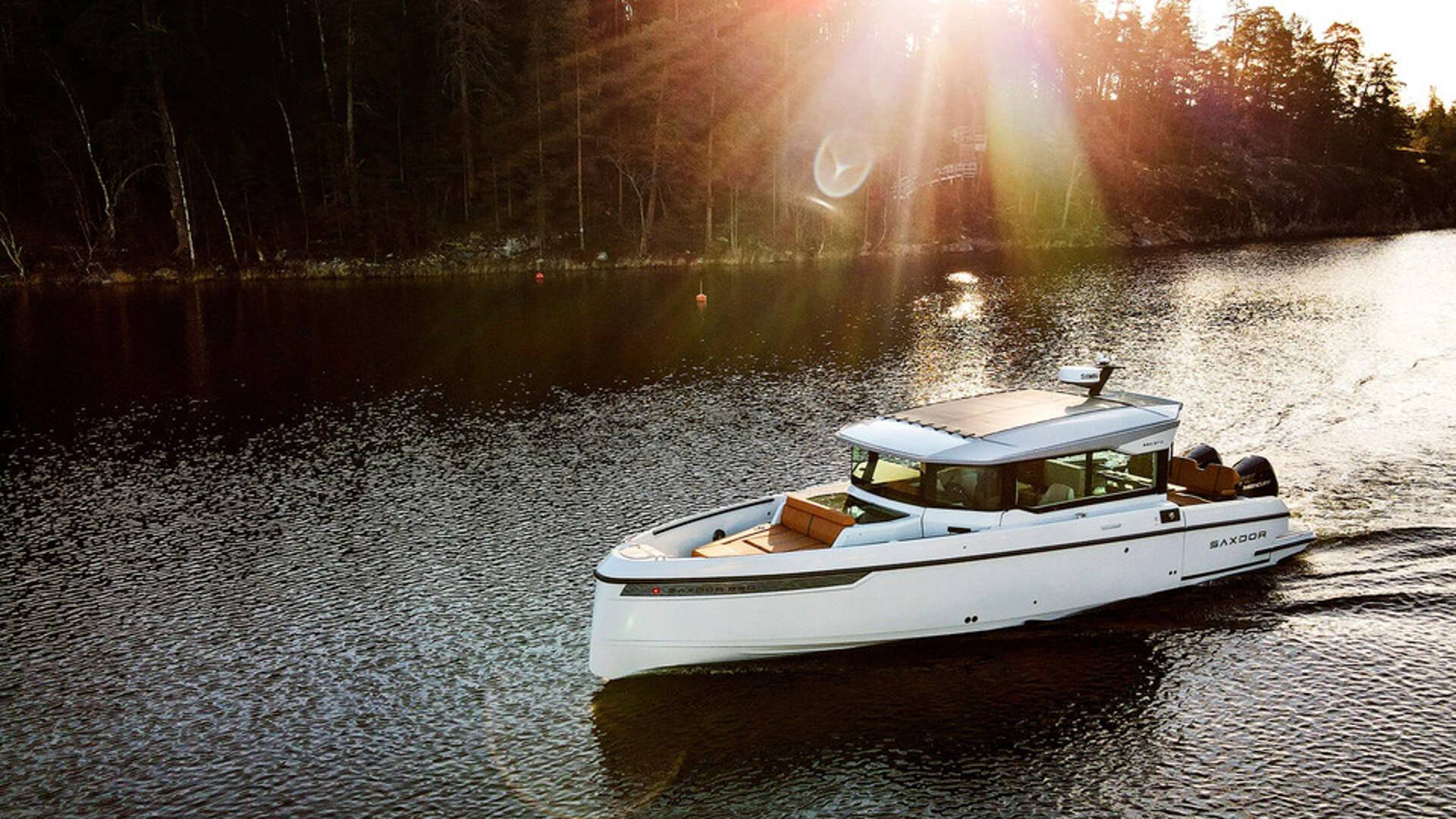 Saxdor 320 GTC. скоростной катер с кабиной | Yachts Expert