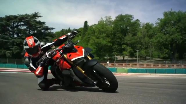 DUCATI STREETFIGHTER V4S смотреть онлайн