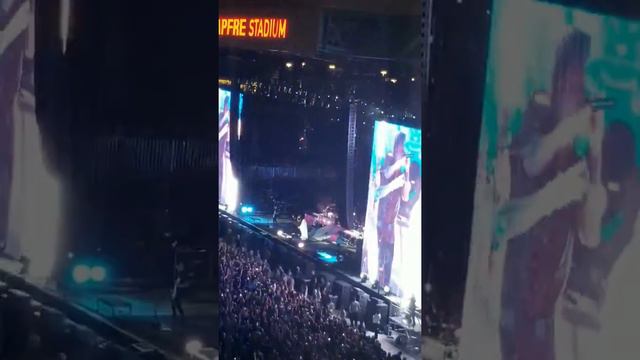 Papa Roach with Maria Brink Gravity смотреть онлайн