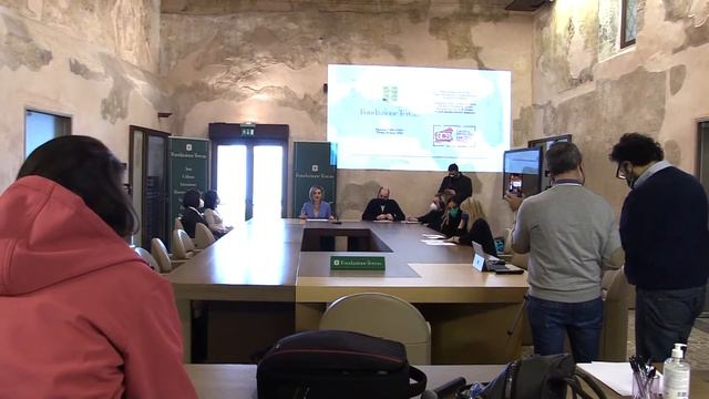Fondazione Tercas: i mestieri del teatro insegnati in carcere смотреть онлайн