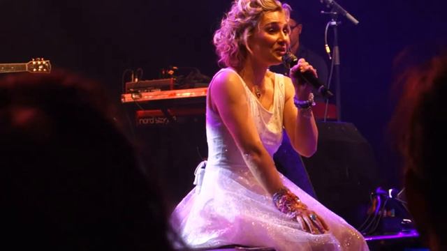 When The Right One Comes Along - Clare Bowen - NASHVILLE 30 April 2018 Huxley's Neue Welt Berlin HD смотреть онлайн