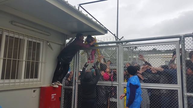 Lesvos island refugee crisis #refugeescrisis смотреть онлайн