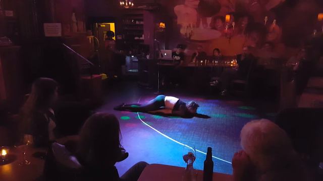 Cabaret of Damned-flexibility-Peter Topping смотреть онлайн