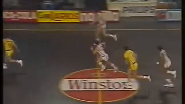 1986 - Real Madrid - Maccabi Tel Aviv ( 111 - 86 ) смотреть онлайн