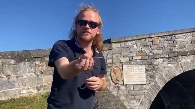 An explanation of Quaternions, from the bridge in Dublin where they were discovered! смотреть онлайн