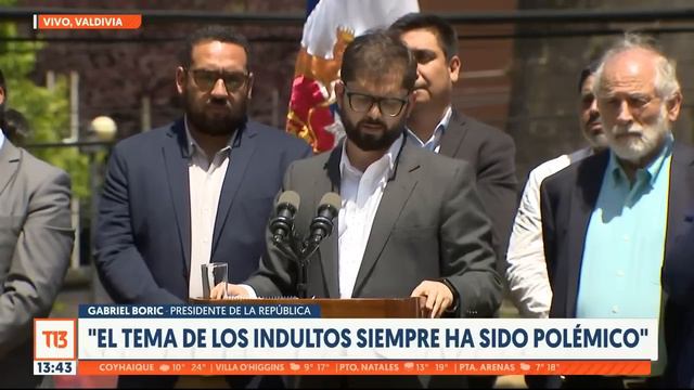 Presidente Boric evita responder pregunta de T13 sobre indultado Luis Castillo смотреть онлайн