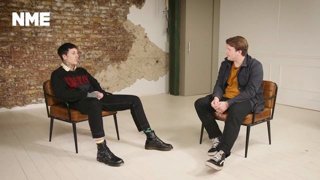 Оли Сайкс рекомендует русскую метал группу смотреть онлайн
