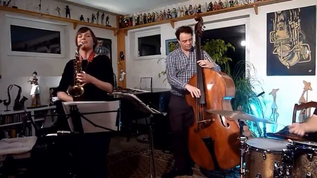 Silke Eberhard Trio: Besenswing смотреть онлайн
