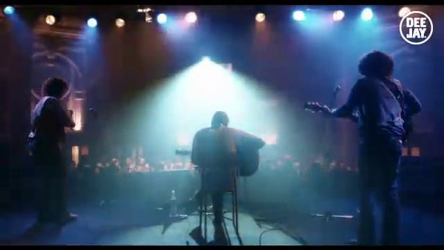 Luca Marinelli canta il pescatore di Fabrizio De André nel film Principe Libero смотреть онлайн