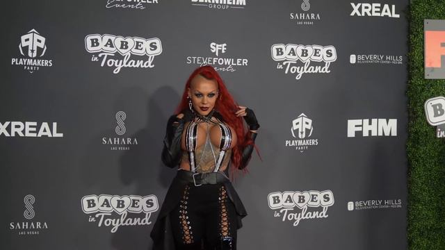 Babes In Toyland _ Red Carpet Fashion Arrivals _ 4k (1080p60fps)