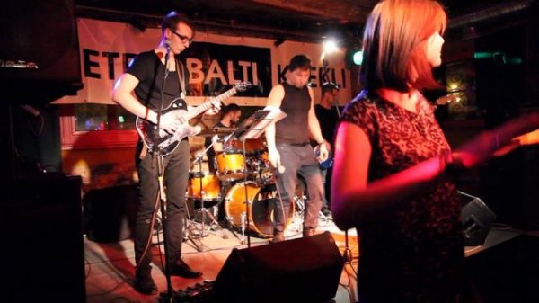 Laikam Pāri - Tu tuvojies sev(Live) Četri balti krekli