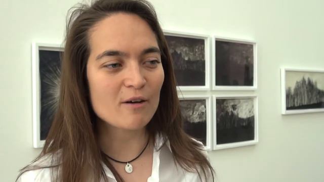 Philippe Parreno in der Fondation Beyeler. Einführung durch Kuratorin Michiko Kono смотреть онлайн