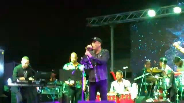 No Me Mires A Los Ojos- Issac Delgado