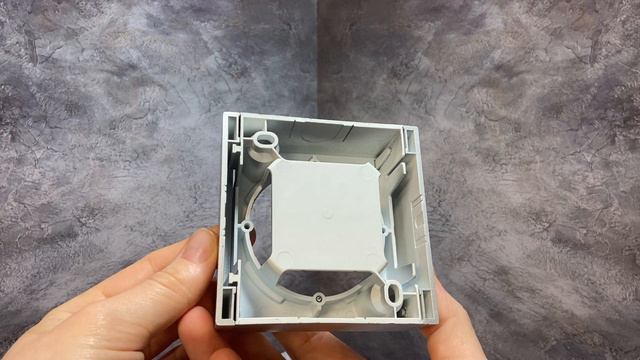 ATN000300 - Коробка подъемная Schneider Electric AtlasDesign смотреть онлайн