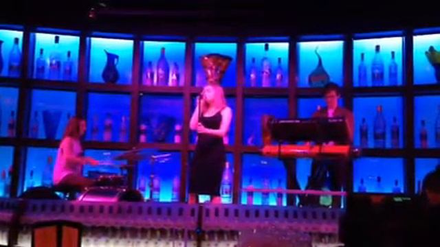 Alex, Kayla & Nat @ The Blue Martini смотреть онлайн