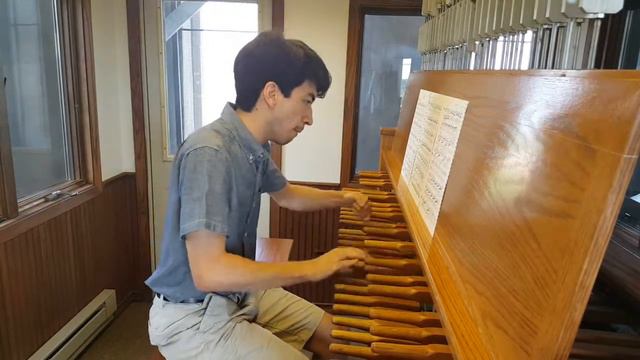 Clair de lune, from Suite bergamasque, by Claude Debussy - Carillon смотреть онлайн