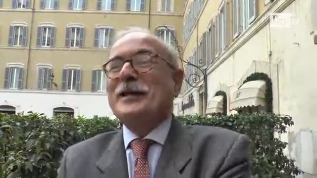 Elezioni 2018, riecco i monarchici: "Re e regina necessari, costano meno della politica" смотреть онлайн