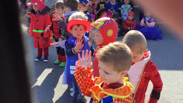 CARNAVAL Classe Mme Candat смотреть онлайн