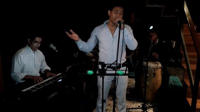 El día que me Quieras..Bolero ..letra . Alfredo le Pera..Canta .. Gilbert Landa смотреть онлайн