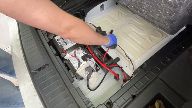 BMW X3(F25) Battery replacement & Coding смотреть онлайн