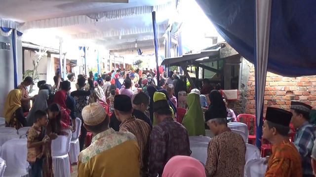 Pengantin Diarak Ke TEMPAT RESEPSI Dipandu Oleh MC.Pernikahan Kristie & Edi Di Perum Azhar Kenten.
