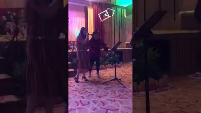 Beranikan diri di panggil masnie Penyanyi dangdut Spore untuk nyanyi bersama event di Batam смотреть онлайн