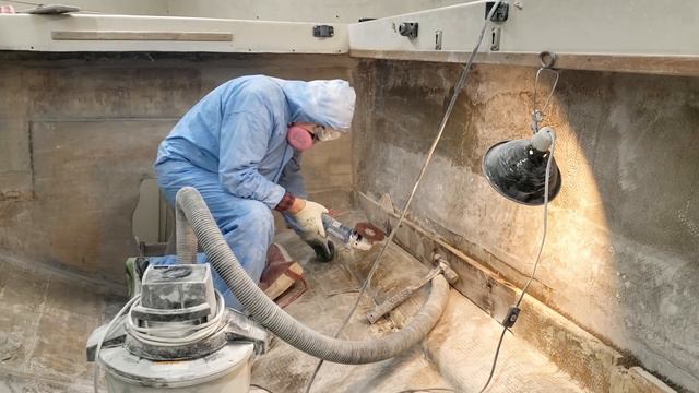 Grinding the Hull of Starcraft 221 Offshore (Episode 2) смотреть онлайн