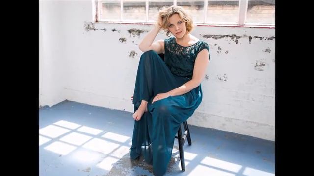 Elin Manahan Thomas - preview of Morfydd Owen CD 'Portrait of a Lost Icon' - The Lamb смотреть онлайн