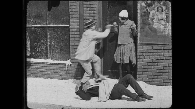 «Суровая зима» (A Tough Winter), 1923 смотреть онлайн