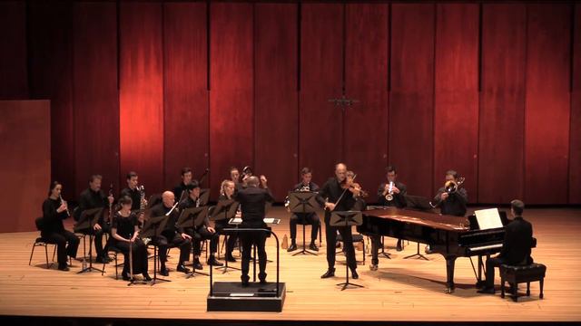 Alban Berg Kammerkonzert for piano/violin and 13 winds смотреть онлайн
