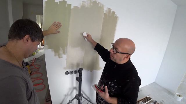 Выкрасы на стенах - "За это убивать надо!!" смотреть онлайн