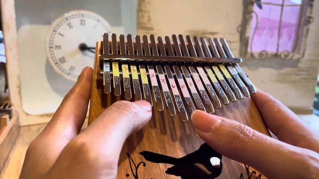 17音カリンバで「情熱の薔薇」弾いてみた💛シンプルなメロディーでカリンバ初心者さんでも弾きやすい💛カリンバにぴったりの曲💛ブルーハーツ、甲本ヒロトさんの「情熱の薔薇」💛カリンバ楽しい💛 смотреть онлайн