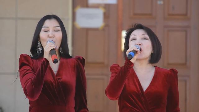 "Дьокуускай орогойун ырыата" смотреть онлайн