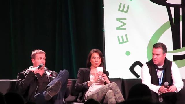 Michael Shanks, Lexa Doig and Paul McGillion at ECCC 2013 смотреть онлайн