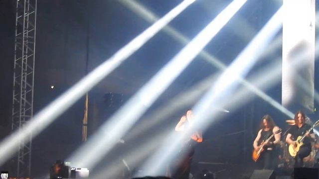 Raskasta Joulua - Valkea Joulu (Tarja Turunen) - Hämeenlinna смотреть онлайн