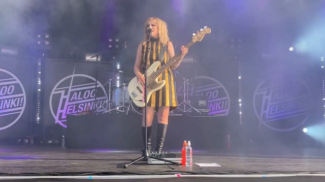Haloo Helsinki! - Maailman toisella puolen (Sirkkala Pop Fest, Joensuu 31.07.2021) смотреть онлайн