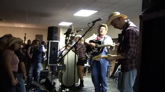 am 137 root n toot hairy chest. live at americana 2012 смотреть онлайн