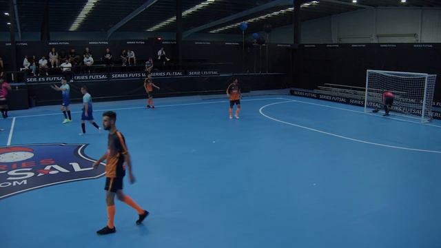 MATCH MOMENT | Sharp-shooter Tom Harris fires a fantastic volley to bring the scores level early. 💥 смотреть онлайн