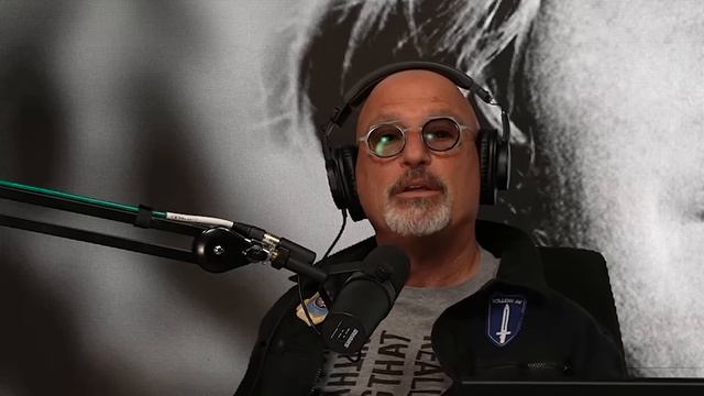26 Hours With 1 Guest Talking Murders, Manson, OJ Simpson, John Lennon & Seinfeld’s Michael Richard смотреть онлайн