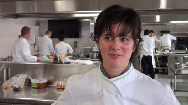 Interview d'Hélène Brenet, chef d'Eldora SA du restaurant de Philip Morris Products SA à Neuchâtel смотреть онлайн